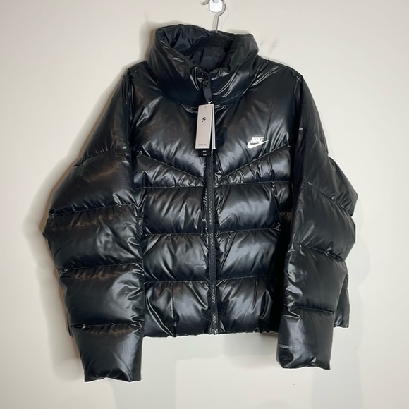 Nike | Women’s Black Therma Fit Down Filled Puffer Loose Fit Coat Size XL NWT - Picture 2 of 11